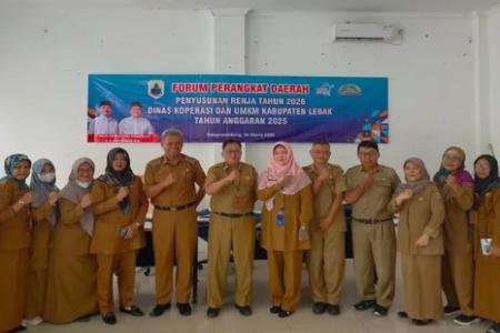 Plt Kepala Dinas Koperasi dan UKM Kabupaten Lebak Buka Forum Perangkat