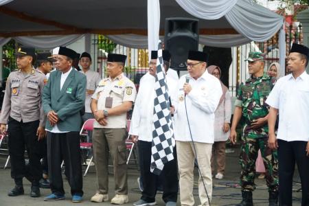 Wakil Bupati Pati berangkatkan 1043 JCH dari Kloter 52  53 dan 54 menj