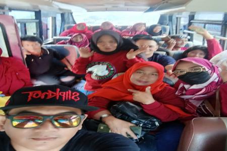 Komunitas Mawar Bodas Bertamasya Menjalin Sedulur Selawase  Kopdar di 