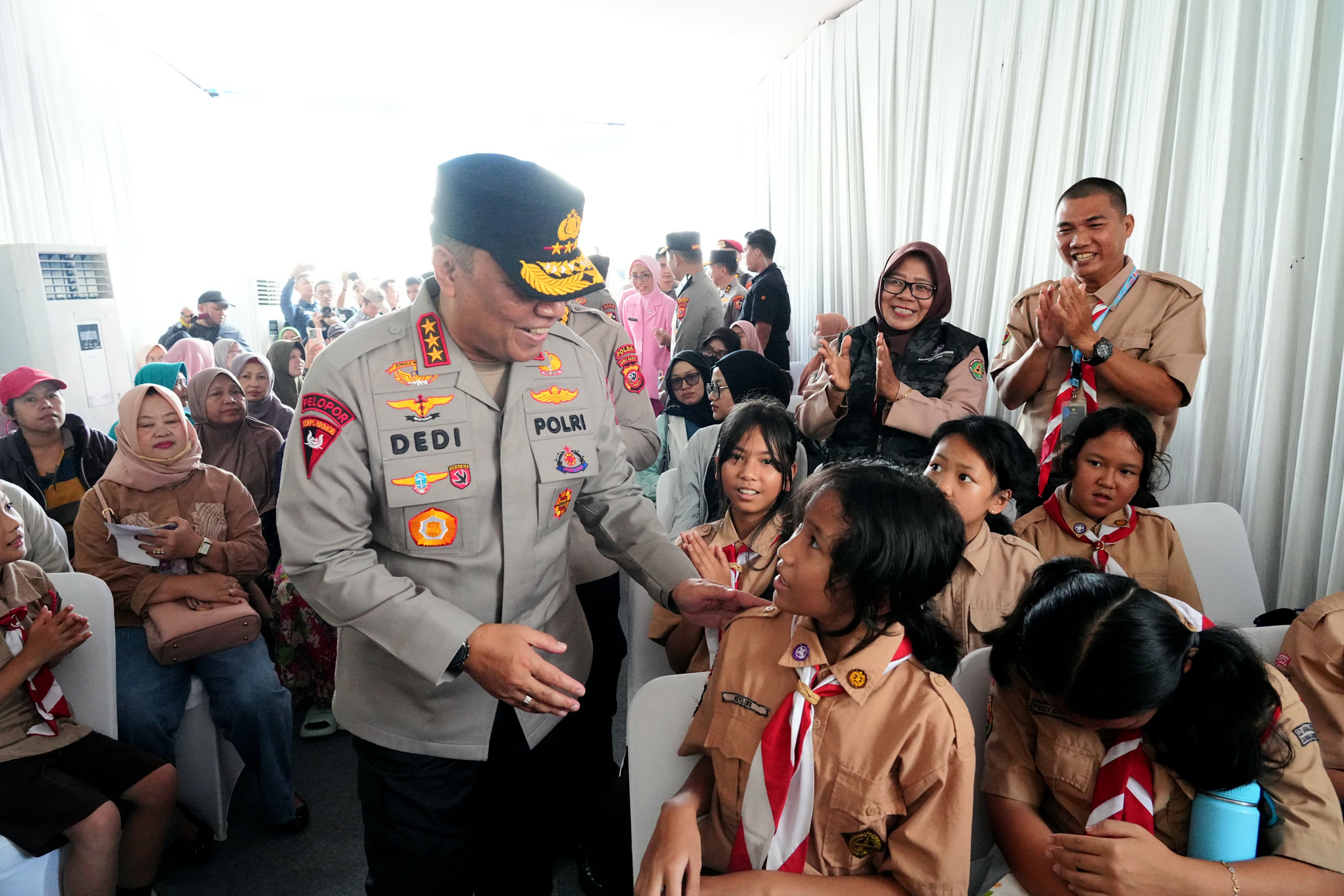 Wakapolri Tinjau Pembangunan SMA Kemala Taruna Bhayangkara dan Gelar Bakti Sosial Serta Bakti Keseha