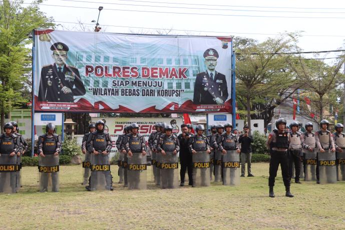 Polres Demak Siagakan 100 Personel untuk Pengamanan Aksi Unjuk Rasa  Hadapi Dinamika Situasi Kamtibm