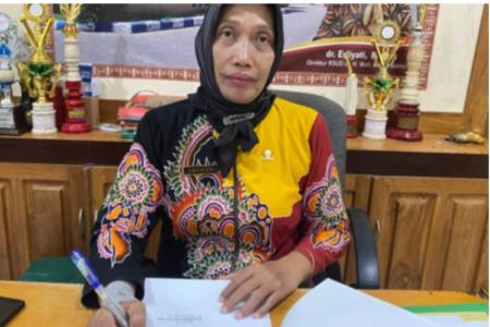 Kepemimpinan Derut drErliyati mengubah RSUD dr H Moh Anwar dari Status