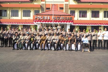 Kapolda Jatim Gelar Coffe Morn