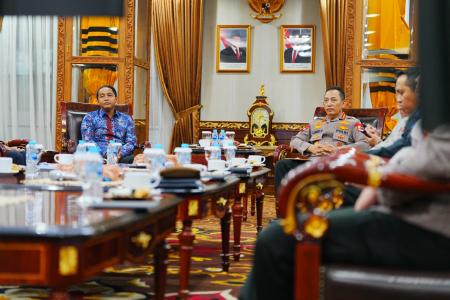 Audiensi Dengan Menhut Kapolri Siap Bersinergi Hadapi Karhutla