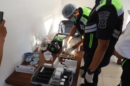 Polres Pelabuhan Tanjungperak Laksanakan Uji Food Safety di SPPG Pasti