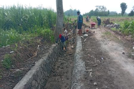 PUPR Kota Kediri Benahi Saluran Irigasi di Ngletih Cegah Genangan dan 