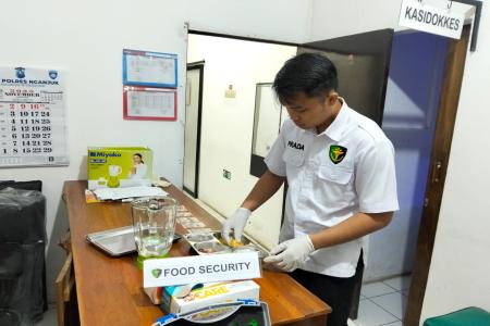 Food Safety  Sidokkes Polres N
