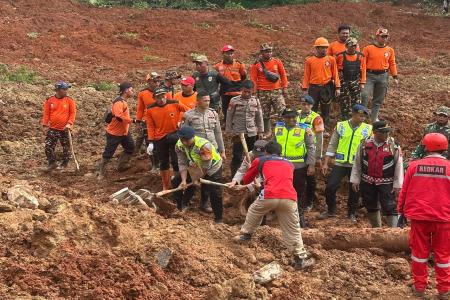 Polri Kerahkan 155 Personel 4 Anjing Pelacak dan Perkuat Operasi SAR L