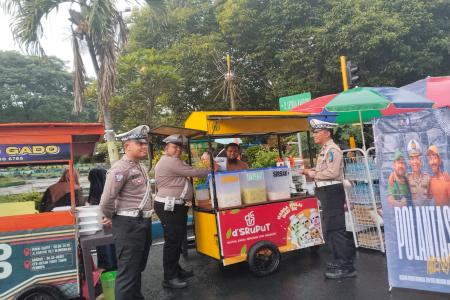 Polantas Polres Bondowoso Sapa Masyara