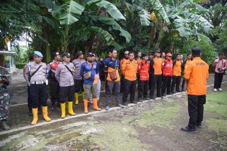 POLRES BONDOWOSO BERSAMA BASARNA M