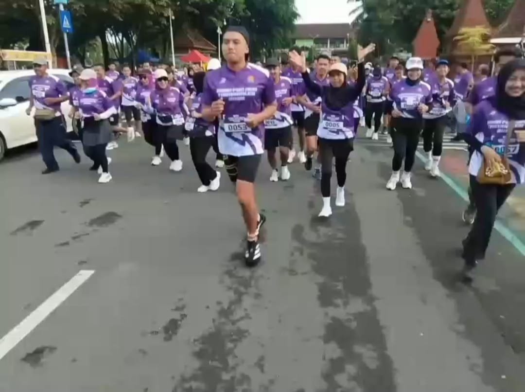 BPR Jwalita dan Dinas Pertanian Raih Hadiah Kambing di SMSI Fun Run Trenggalek 2026