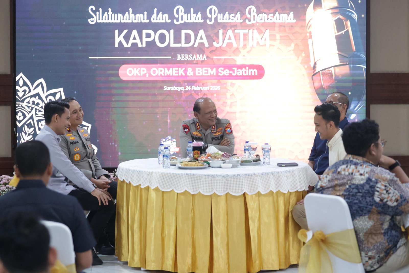 Kapolda Jatim Silaturahmi dan Buka Puasa Bersama OKP, ORMEK dan BEM Se-Jawa Timur