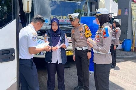 Ops Keselamatan Semeru 2026 Polresta Malang Kota Gelar Ramp Check Bus 