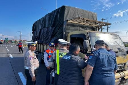 Gelar Ramp Check Angkutan Umum Polres Probolinggo Fokus Wujudkan Kesel