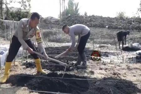 Taruna Akpol Pulihkan Ketahanan Pangan dan UMKM Warga Aceh Tamiang Lew