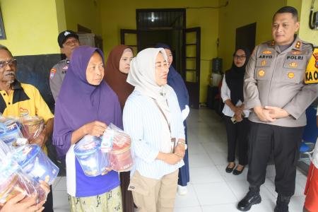 Polri Peduli  Polres Bondowoso Salurkan Bantuan dan Kunjungi Panti Jom