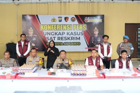 Polresta Sidoarjo Bongkar Pengoplosan 