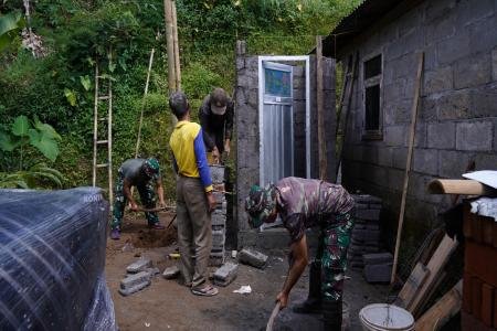 Wujud Kepedulian TNI Satgas TM