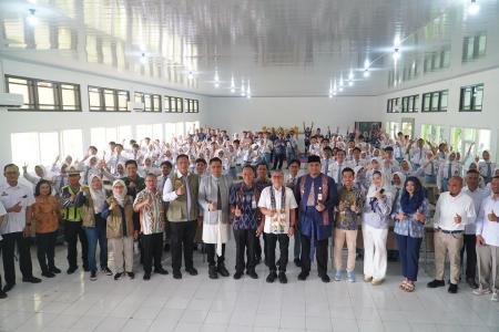 Menko Pangan Pastikan MBG Sudah Berjal