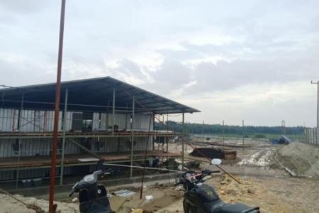 Pembangunan Kandang Ayam di Desa Kebon