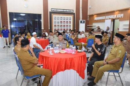 Kapolres Bondowoso Satukan Kepala Desa dalam Buka Puasa Bersama PKDI S