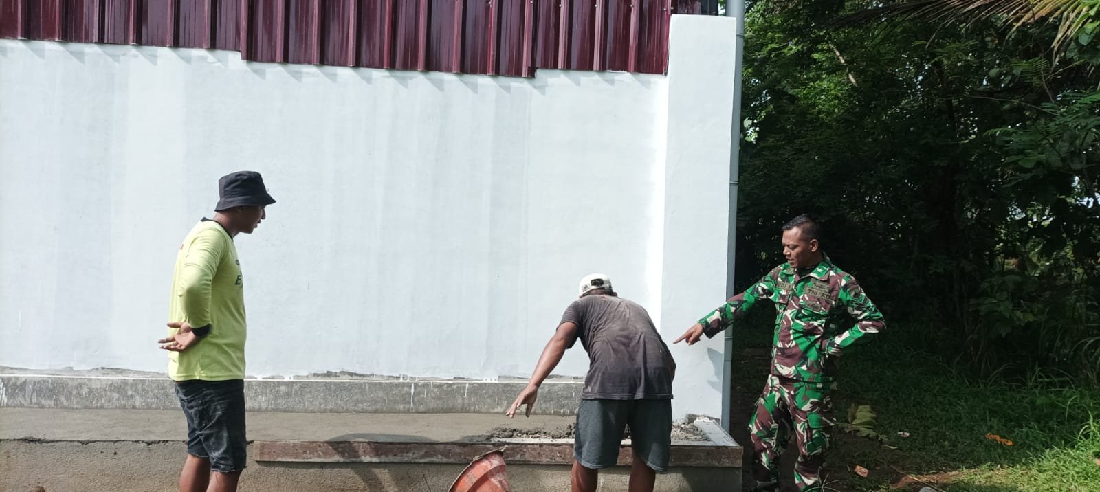 Babinsa Dampingi Pembangunan KDMP, Dorong Kemandirian Ekonomi Warga PurbalinggaBabinsa Dampingi Pemb