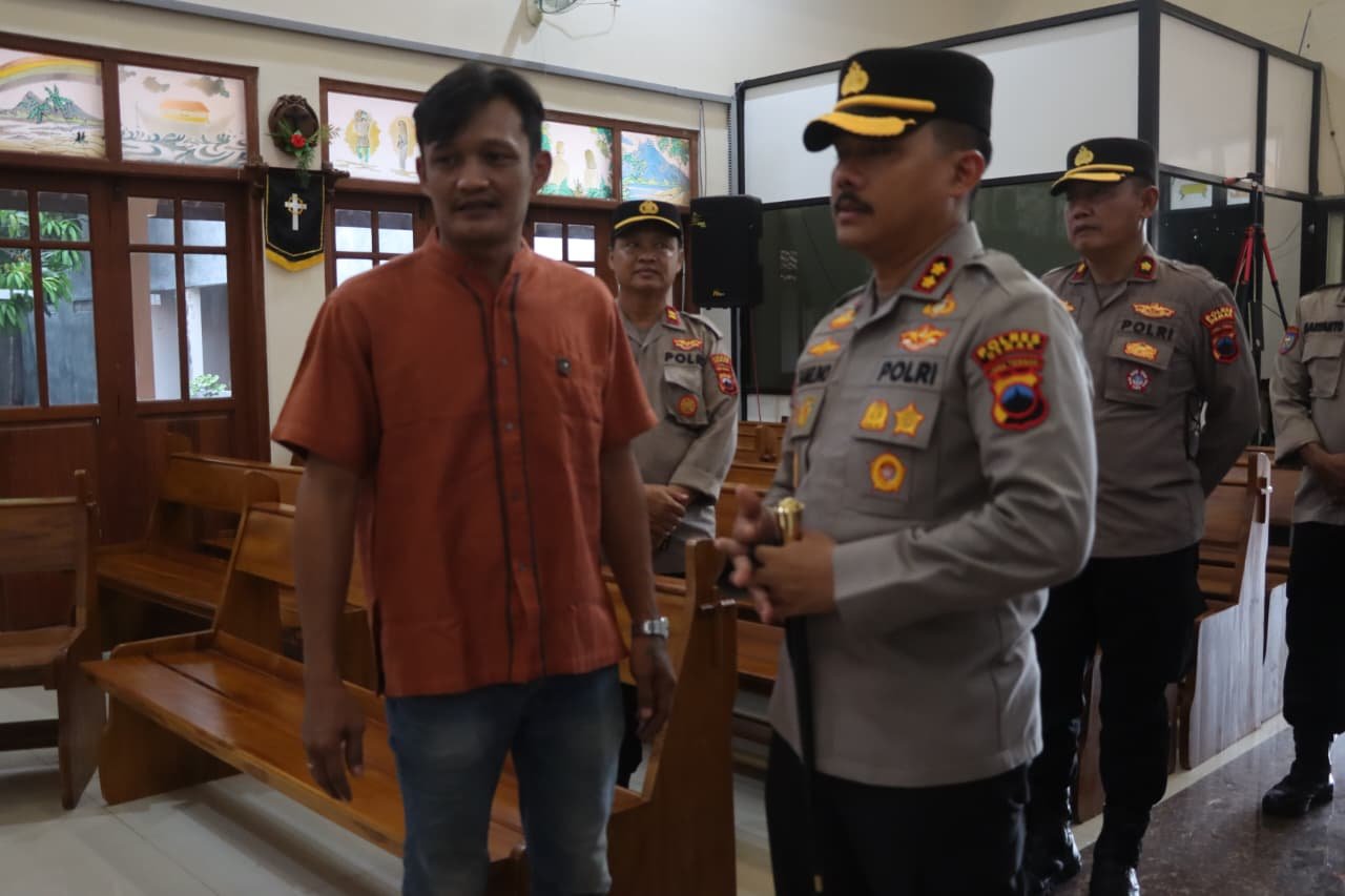 Polres Demak Pantau Persiapan Ibadah Sabtu Suci di GKJ Demak