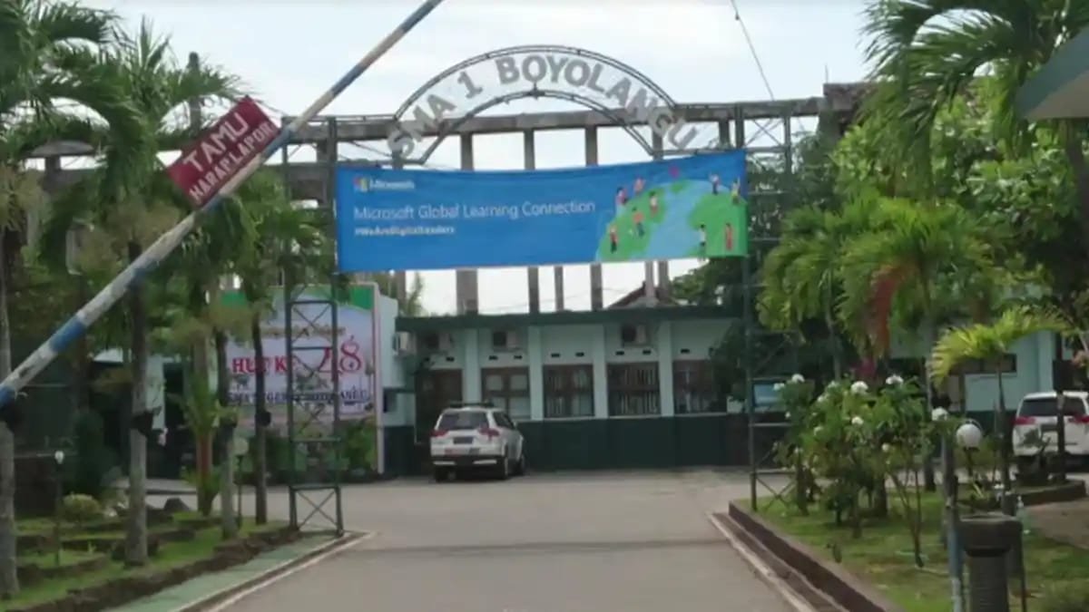 RAIH GEMILANG SMAN 1 BOYOLANGU, TULUNG AGUNG BERHASIL 44 SISWA LOLOS JALUR SNPB.  