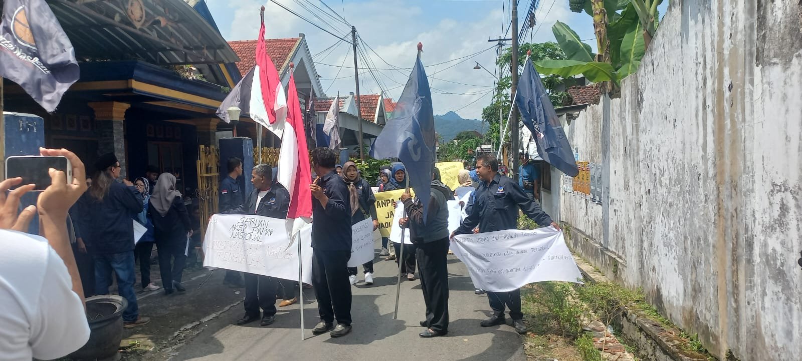 NasDem Trenggalek Gelar Aksi Damai Serentak, Tolak Isu Merger dan Desak Sanksi untuk Tempo