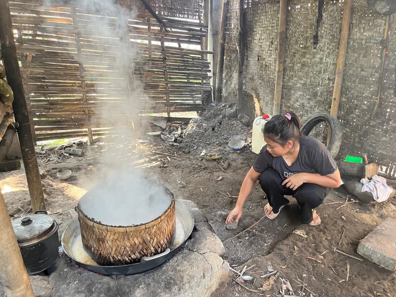 Harapan Manis Rina di Balik Asap Tunggu TMMD Krangean