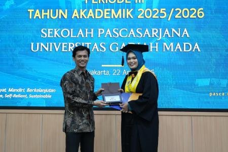 Hebat Mahasiswi Asal Rowosari 