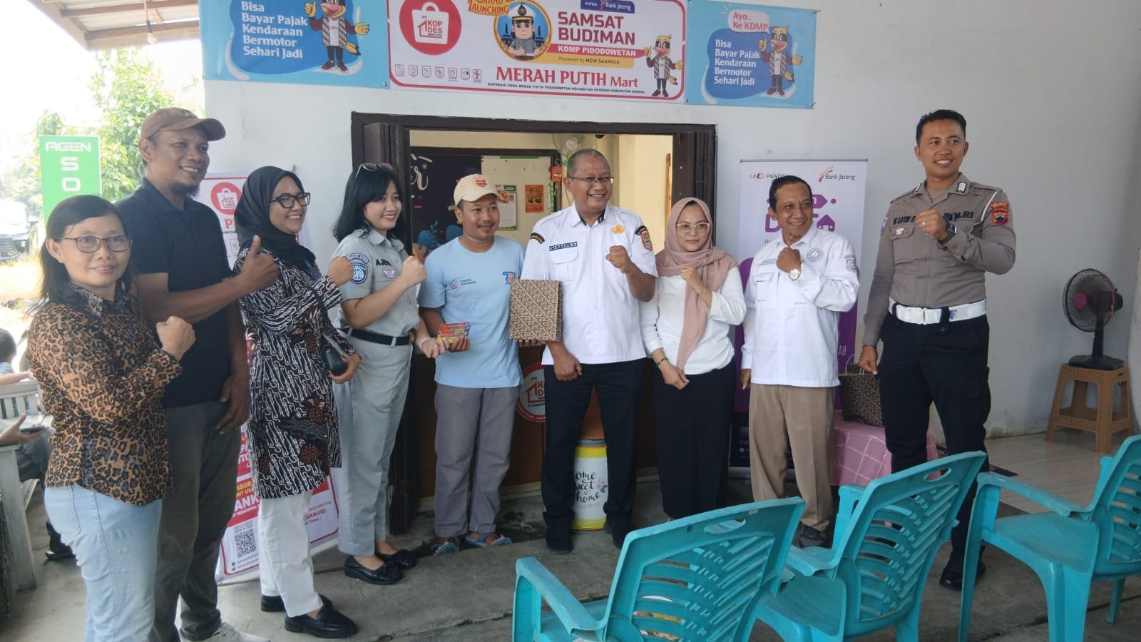 Warga Pidodo Wetan Kini Bayar Pajak Kendaraan di Kopdes Merah Putih, Samsat Budiman Jadi Solusi Baru