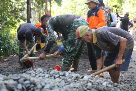 Lintas Seragam Namun Satu Tuju