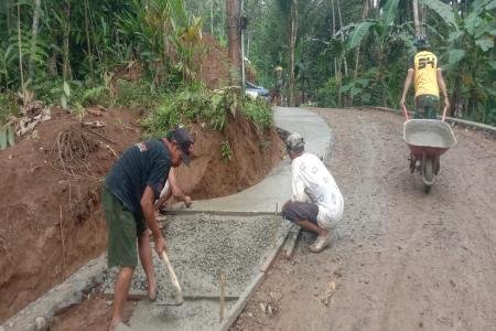 Setiap Meter Cor Beton Ada Cerita Perj