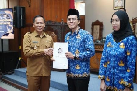 PLT BUPATI TULUNGAGUNG LANTIK 74 P