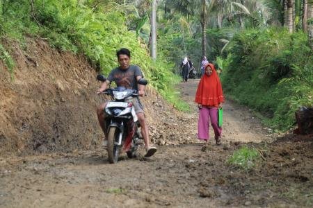 Harapan Yono di Jalan Dusun Ba