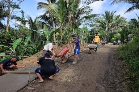 Semangat Warga Krangean Kian Membara di Lokasi TMMD Ke128