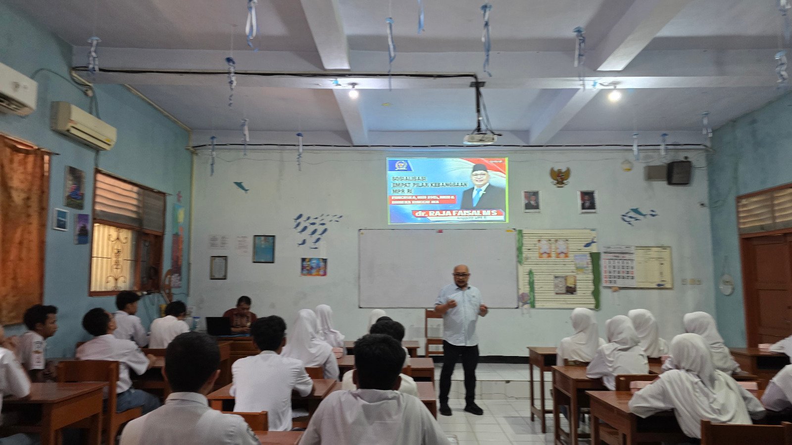Di Hadapan Pelajar SMAN 1 Kendal, Raja Faisal Ingatkan Nilai Kebangsaan di Era Digital