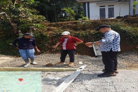 H Dade Yan Apriyandi Tinjau Ruas Jalan