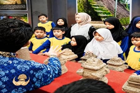 Siswa SD Negeri 1 Sojokerto Belajar Se