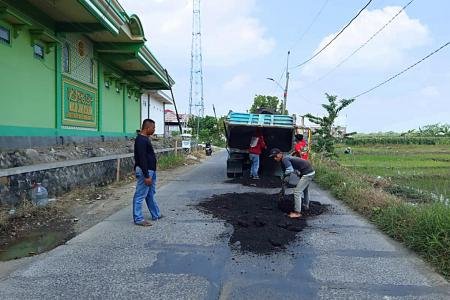 Peduli Infrastruktur PT Ayaka 