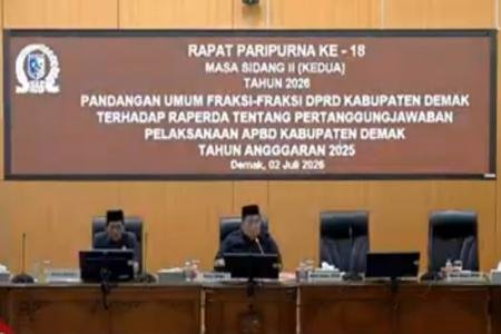 DPRD KABUPATEN DEMAK GELAR RAPAT P