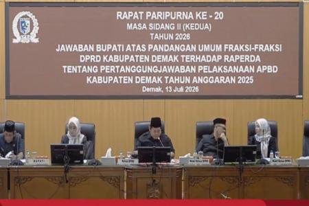BUPATI DEMAK JAWAB PANDANGAN F