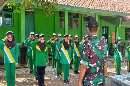 Kehadiran TNI di MPLS Jadi Mot