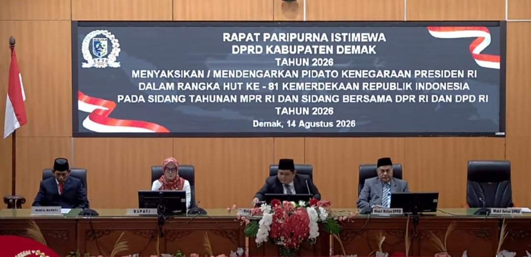JAJARAN PEMERINTAH KABUPATEN DEMAK NONTON BARANG PIDATO KENEGARAAN PRESIDEN RI HUT KE-81 KEMERDEKAAN