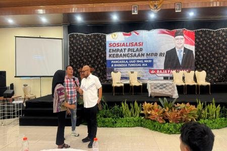 BUKAN SEKADAR KENANG PAHLAWAN, PES