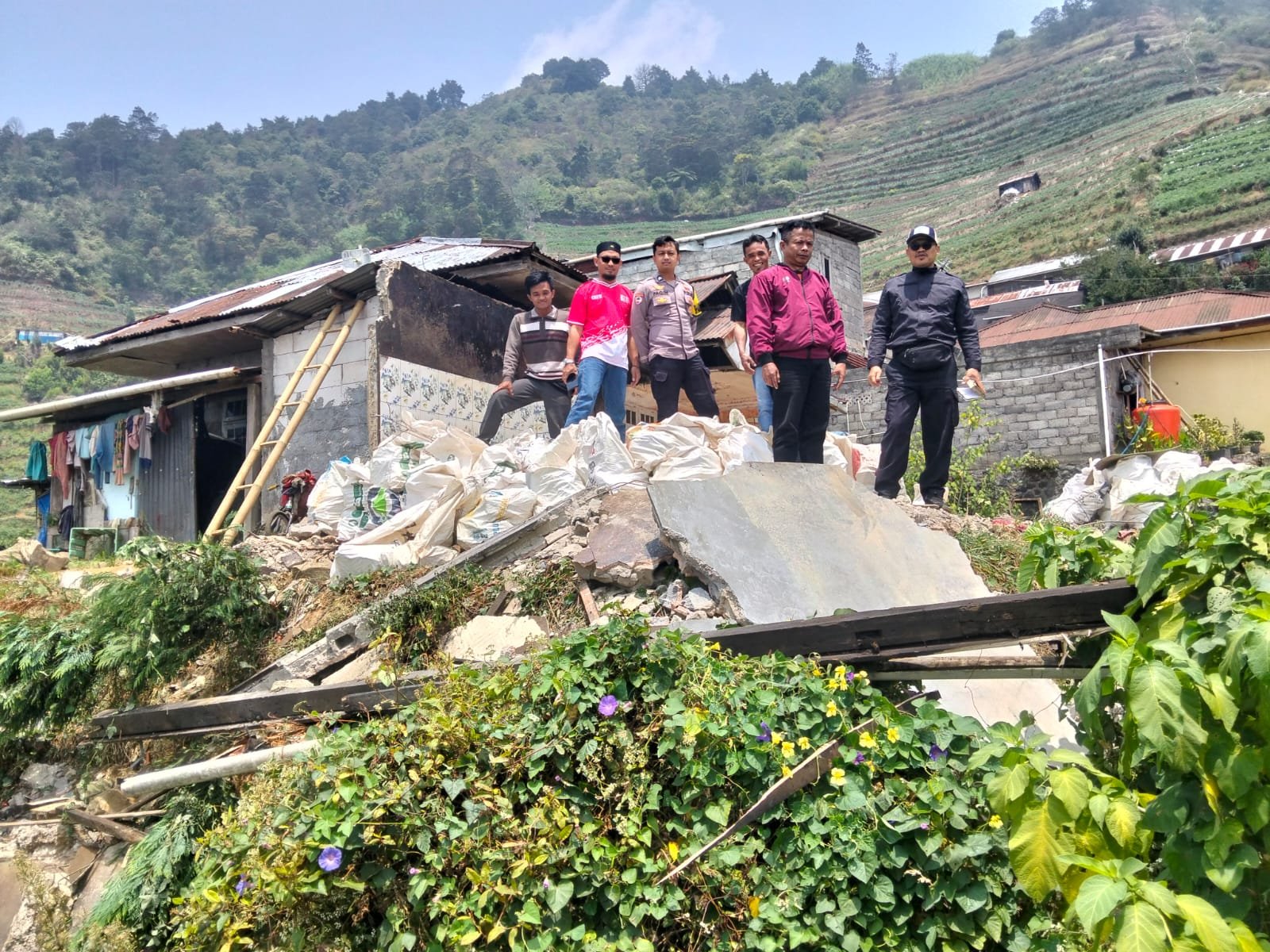 Gempa Wonosobo Guncang Batang, Rumah Warga Sigandul Mojotengah Reban Retak-Retak