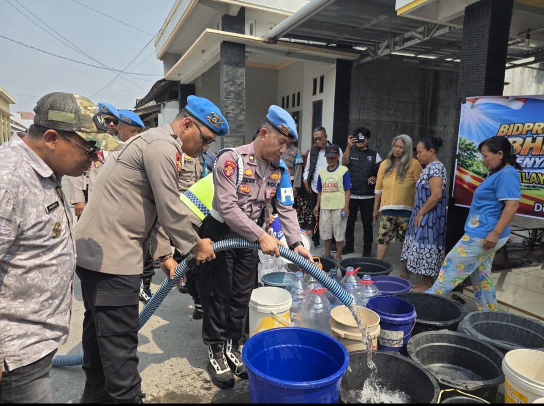 HUT Ke-24 Propam Polri, Bidpropam Polda Jateng Hadirkan Bantuan Air Bersih