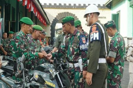 Cegah Kecelakaan dan Pelanggaran Kodim 0702Purbalingga Periksa Kendara