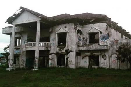 Sisi Lain Di balik Rumah Mewah Pondok Indah